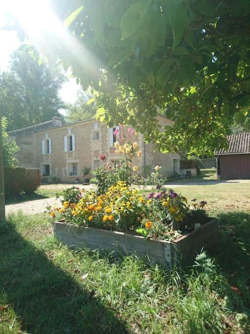 Meuble 2/4 Personnes Villa Noaillac Exteriör bild